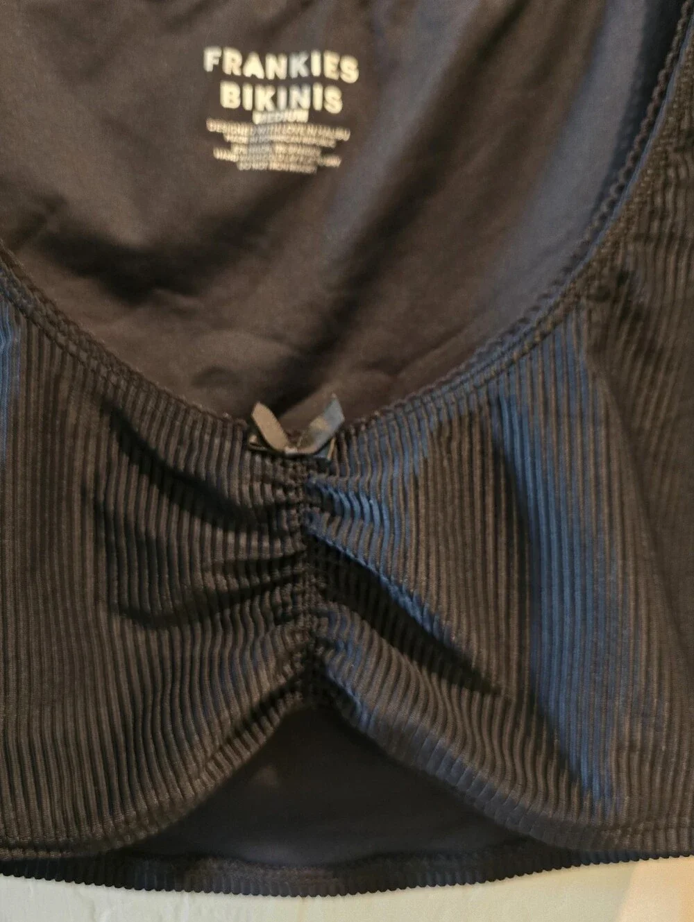 FRANKIE'S BIKINIS Black Short Sleeve Top Ribbed Medium Swimsuit